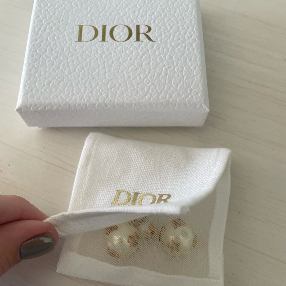 Dior Tribales Earrings Gold-Finish Metal White Resin Pearl Silver-Tone Crystal - Picture 3 of 7